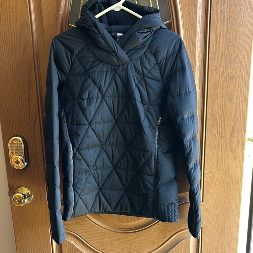 Lululemon Black Puffer Jacket Quilted Water-Resistant